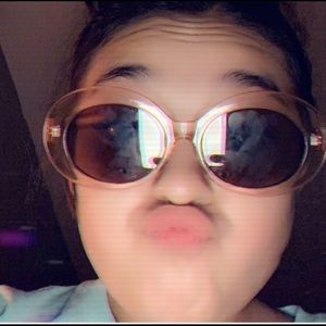 Meet your Posher, Ashley